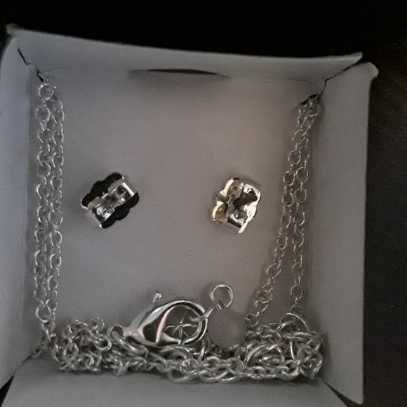 Necklace and earring set - Picture 2 of 3